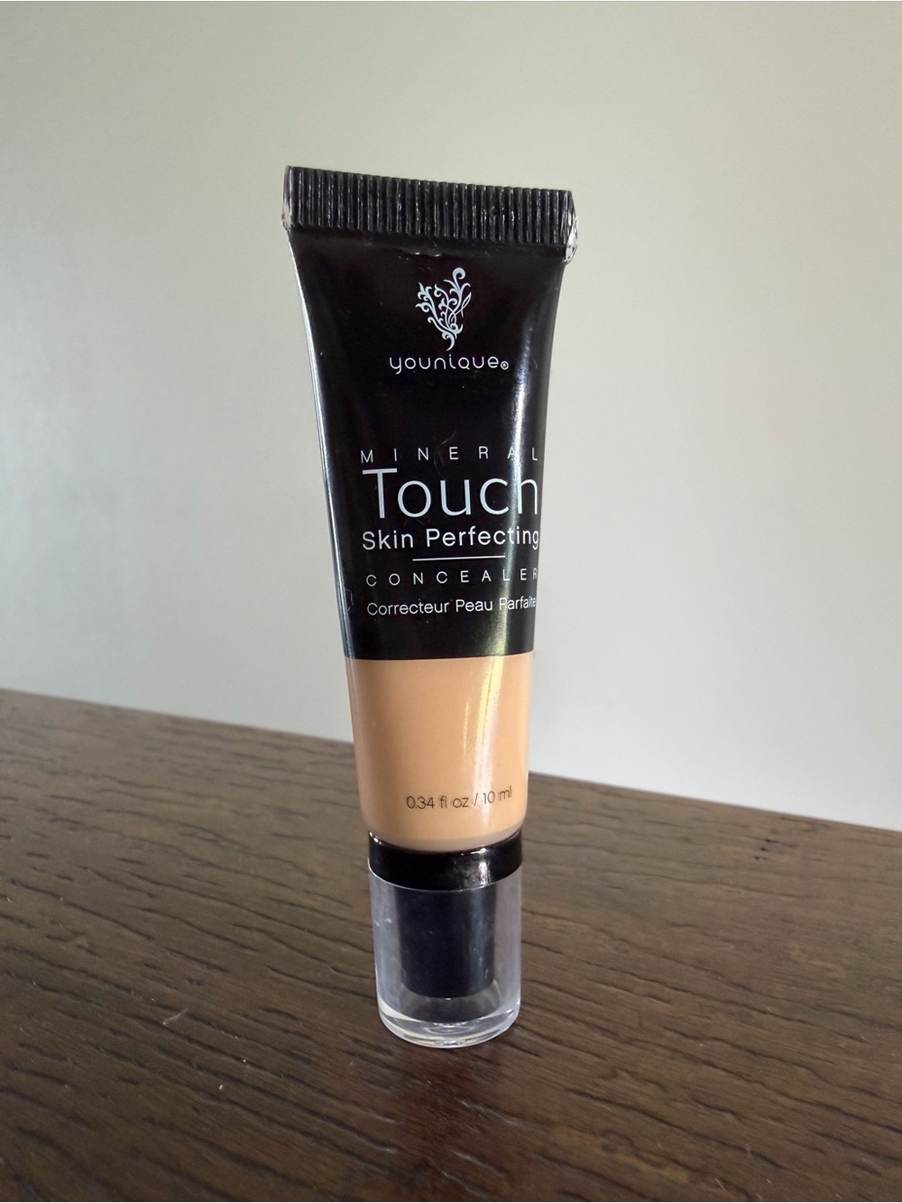 Younique VELOUR Mineral Touch Skin Perfecting Concealer NWOB